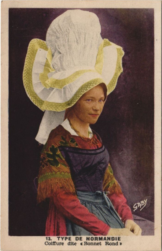 Carte postale ancienne Type de Normandie - Coiffure dite Bonnet Rond