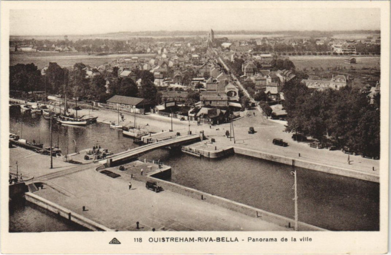 Carte postale ancienne Ouistreham Riva-Bella - Panorama de la Ville à Ouistreham