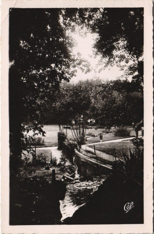 Carte postale ancienne Luc-sur-Mer Le Parc à Luc-sur-Mer