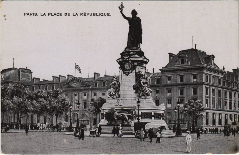 Carte postale ancienne Paris 4e Place de la Republique à Paris 4e
