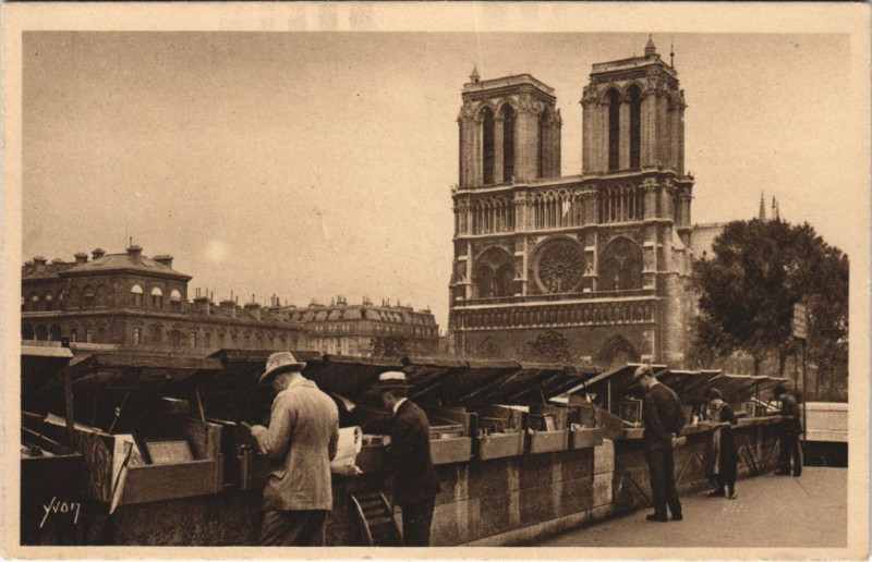 Carte postale ancienne Paris 4e Notre-Dame à Paris 4e