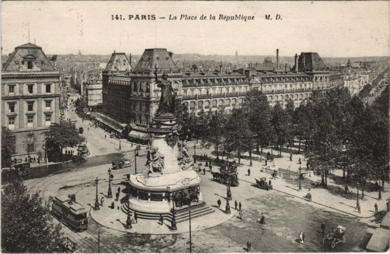 Carte postale ancienne Paris 4e Place de la Republique à Paris 4e