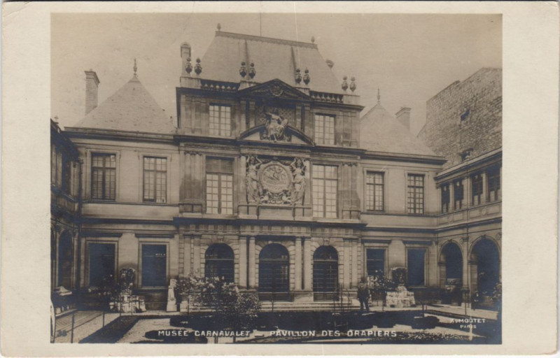Carte postale ancienne Paris 3e Musee Carnavalet pavillon des Drapiers à Paris 3e