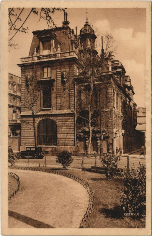 Carte postale ancienne Paris 4e Ecole Massillon à Paris 4e