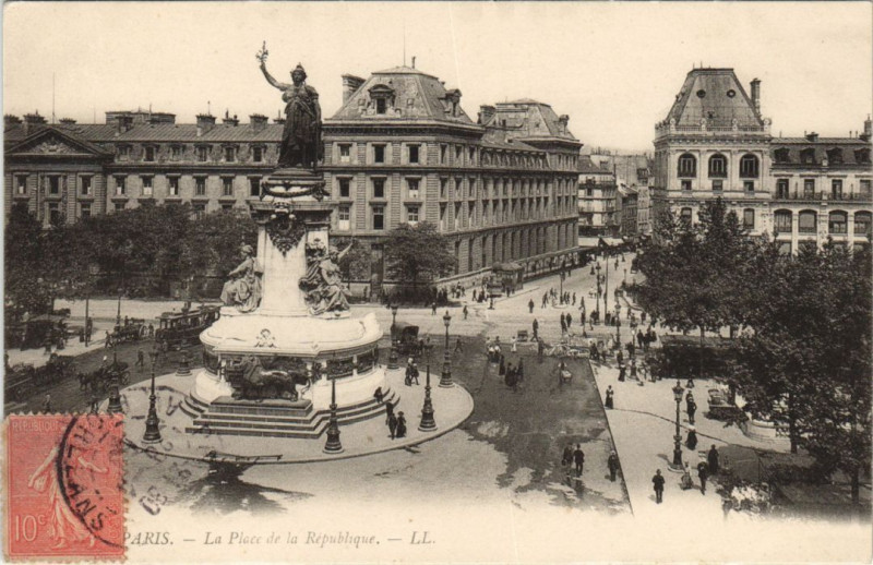 Carte postale ancienne Paris 4e Place de la Republique à Paris 4e