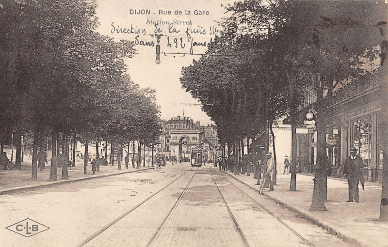 Carte postale ancienne Dijon Rue De La Gare à Dijon