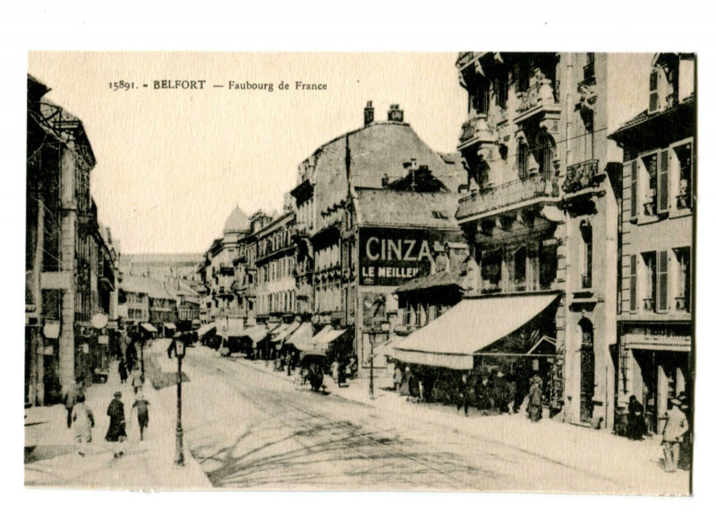 Carte postale ancienne Territoire-de-Belfort Belfort Faubourg de France animé à Belfort
