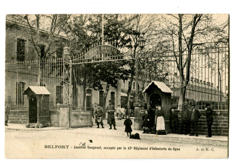 Carte postale ancienne Territoire-de-Belfort Belfort Caserne Bougenel 42ème Régiment Infanterie à Belfort
