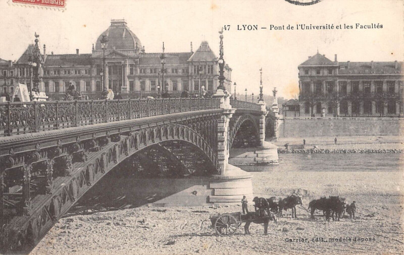 Carte postale ancienne Lyon Pont De L'Universite Et Les Facultes à Lyon