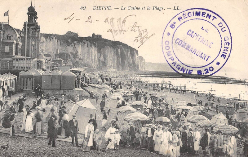 Carte postale ancienne Dieppe Le Casino Et La Plage à Dieppe