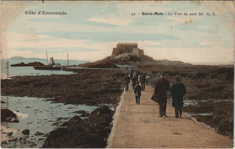 Carte postale ancienne Saint-Malo Le Fort du Petit Be à Saint-Malo