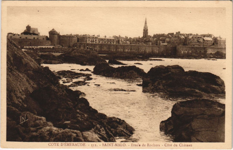 Carte postale ancienne Saint-Malo Etude des Rochers - Cote du Chateau à Saint-Malo