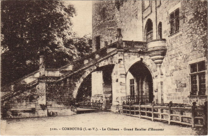 Carte postale ancienne Combourg Le Chateau - Grand Escalier d'Honneur à Combourg