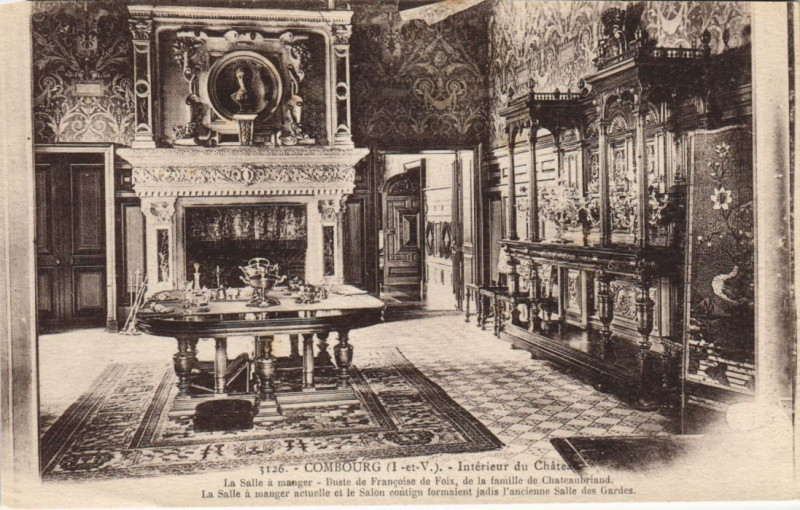 Carte postale ancienne Combourg Interieur du Chateau - La Salle a Manger à Combourg