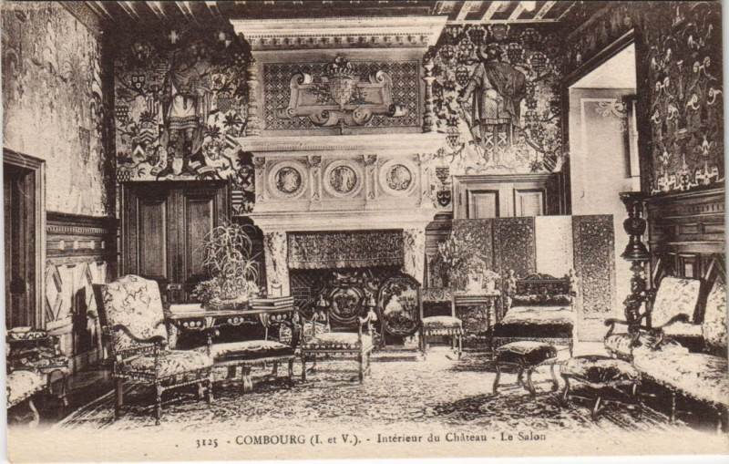 Carte postale ancienne Combourg Interieur du Chateau - Le Salon à Combourg