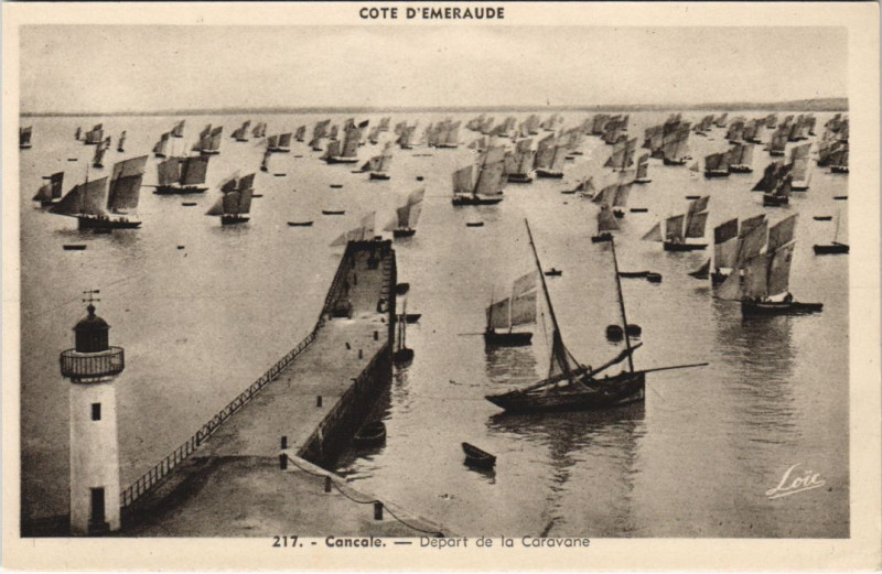Carte postale ancienne Cancale Depart de la Caravane à Cancale