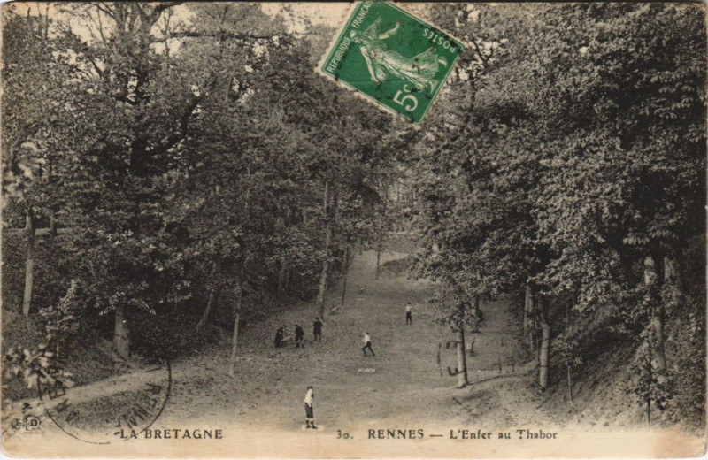 Carte postale ancienne Rennes L'Enfer au Thabor à Rennes