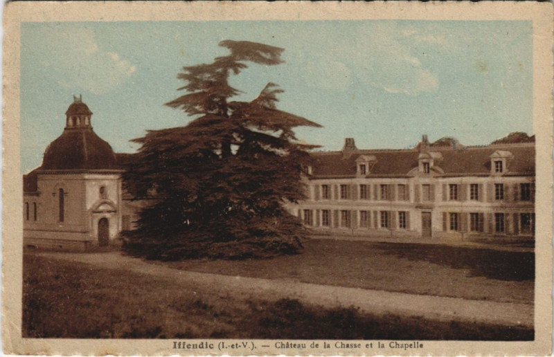Carte postale ancienne Château de la Chasse et la Chapelle à Iffendic