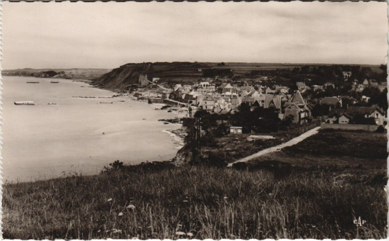 Carte postale ancienne Arromanches Port de la Liberation , vue generale
