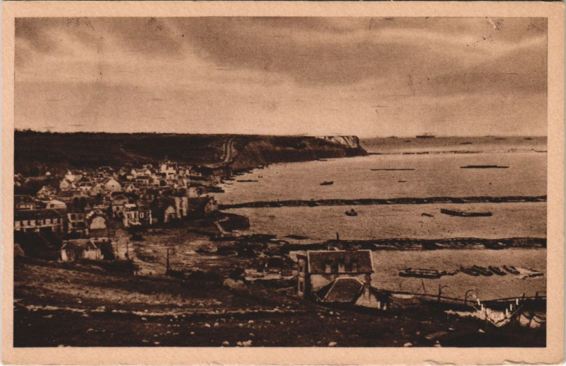 Carte postale ancienne Arromanches Port de la Liberation , vue generale