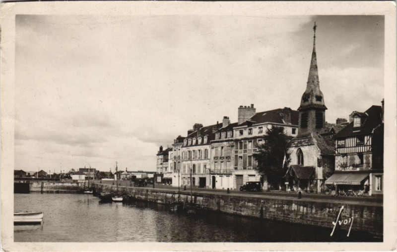 Carte postale ancienne Honfleur Bassin de l'Ouest, Quai Saint-Etienne à Honfleur