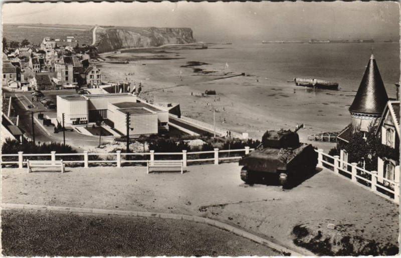 Carte postale ancienne Arromanches Port Winston , vue generale
