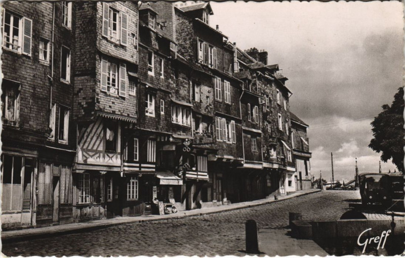 Carte postale ancienne Honfleur Quai Sainte-Catherine à Honfleur