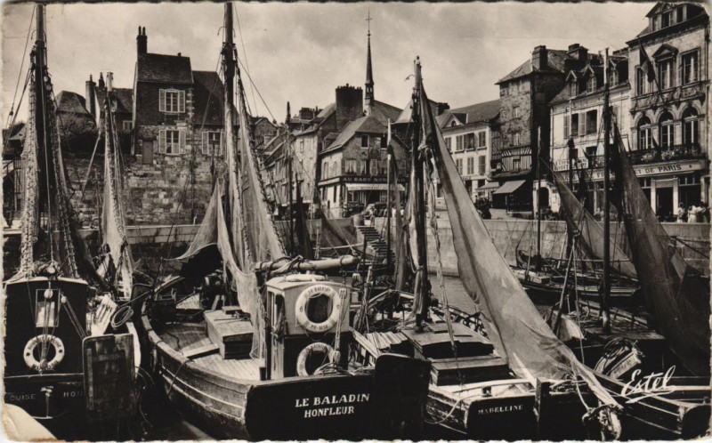 Carte postale ancienne Honfleur Bateaux de peche à Honfleur