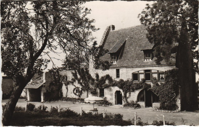 Carte postale ancienne Villers sur Mer Le manoir d'Auberville à Auberville