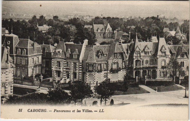 Carte postale ancienne Cabourg panorama et les Villas à Cabourg