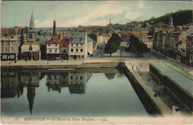 Carte postale ancienne Honfleur Le Musee du Vieux Honfleur à Honfleur