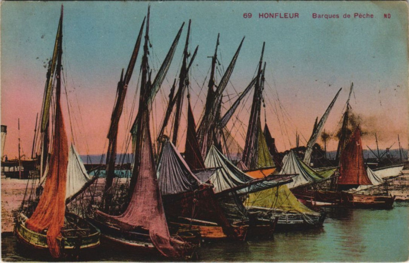 Carte postale ancienne Honfleur Barques de Peche à Honfleur