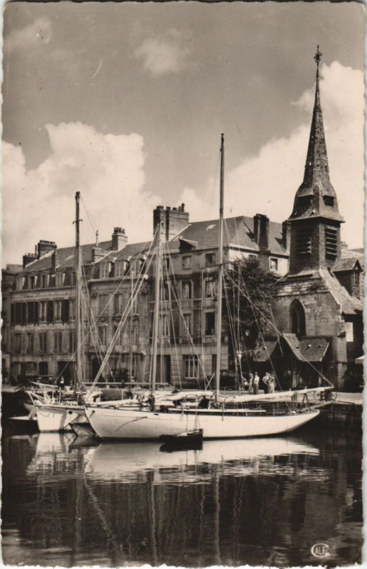 Carte postale ancienne Honfleur Eglise Saint Etienne à Honfleur