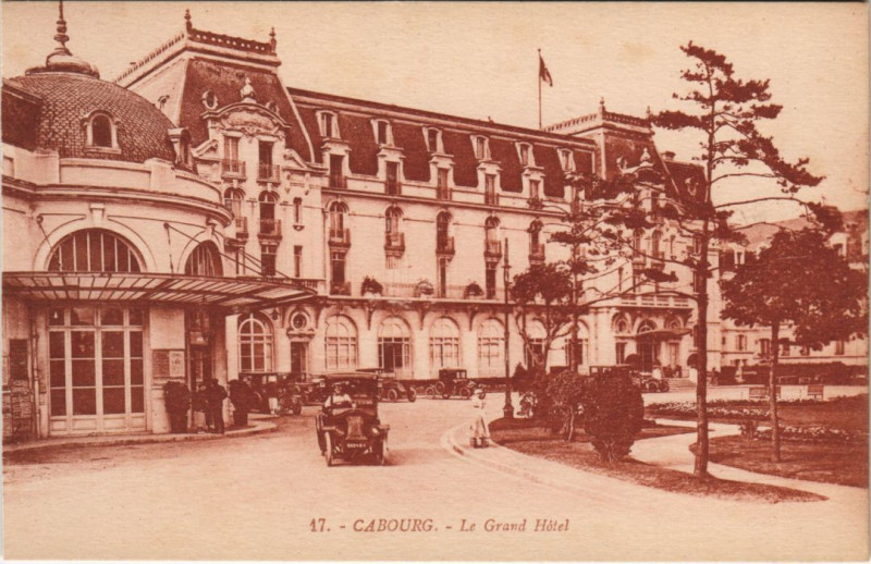 Carte postale ancienne Cabourg Grand Hotel à Cabourg