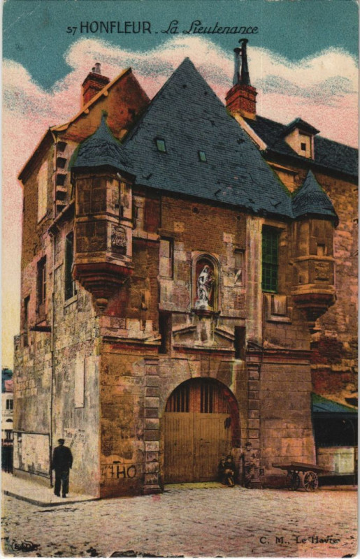 Carte postale ancienne Honfleur La Lieutenance à Honfleur