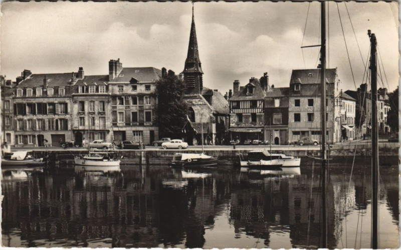 Carte postale ancienne Honfleur Quai Saint-Etienne à Honfleur