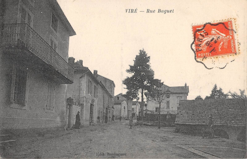Carte postale ancienne Vire Rue Baguet