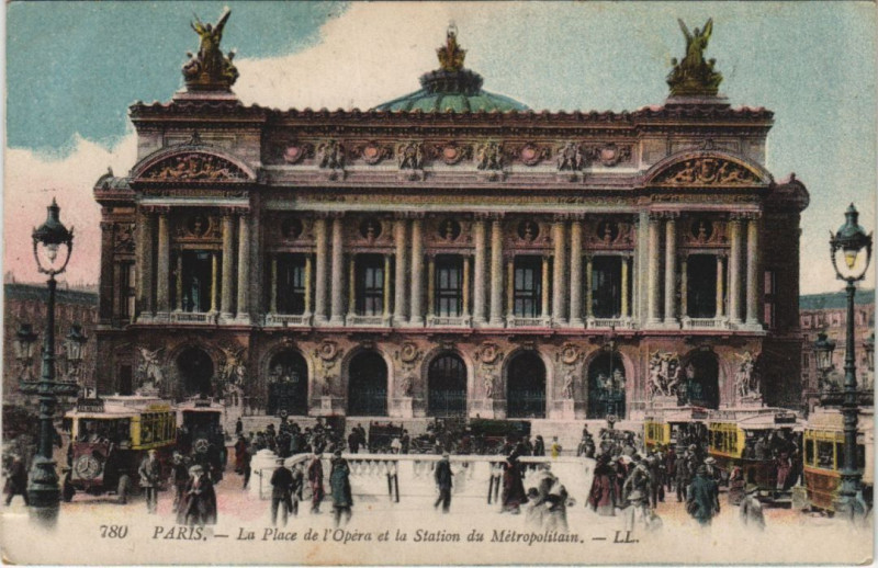 Carte postale ancienne Paris 9e l'Opera Sortie du metro à Paris 9e