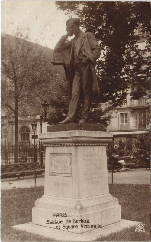 Carte postale ancienne Paris 9e Statue de Berlioz Square Vintimille à Paris 9e