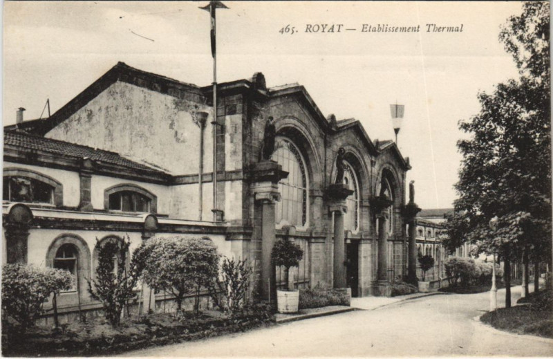 Carte postale ancienne Royat Etablissement Thermal à Royat