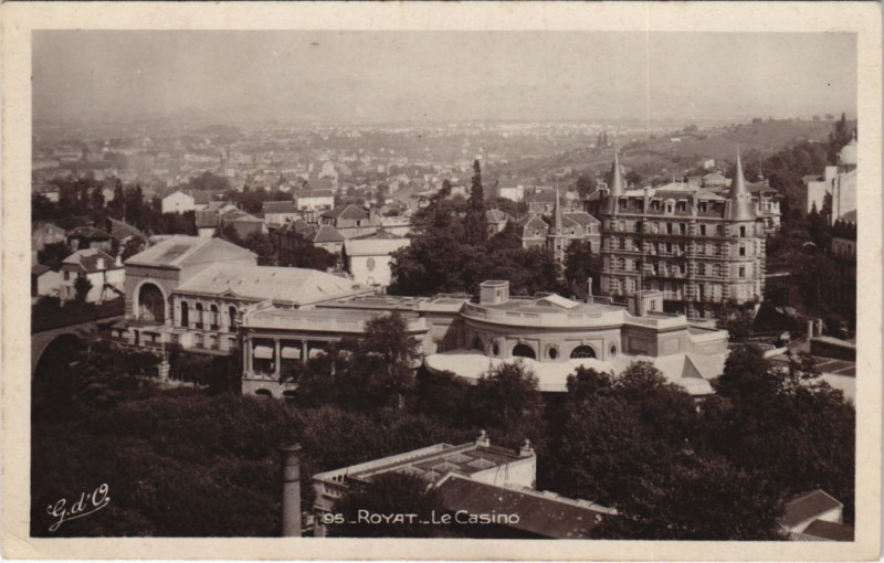 Carte postale ancienne Royat Le Casino à Royat