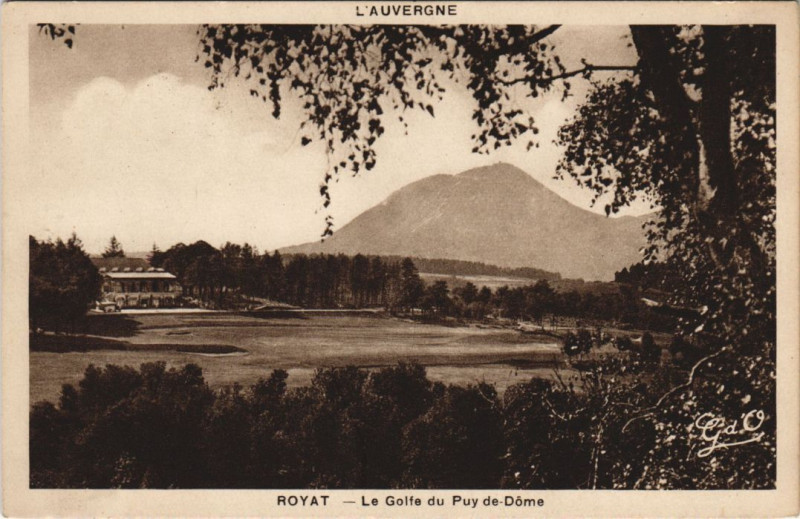 Carte postale ancienne Royat Le Golfe du Puy de Dome à Royat