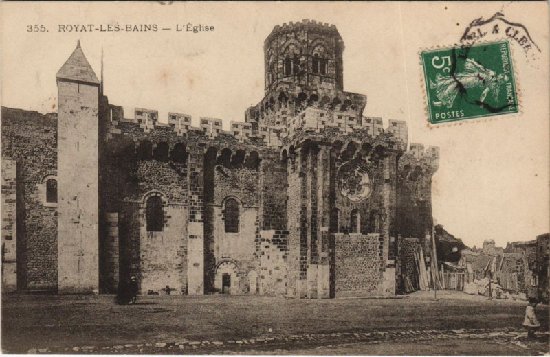Carte postale ancienne Royat Eglise à Royat
