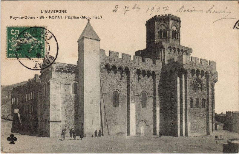Carte postale ancienne Royat Eglise à Royat