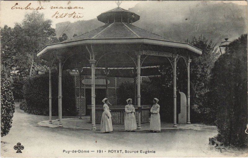 Carte postale ancienne Royat Source Eugenie à Royat