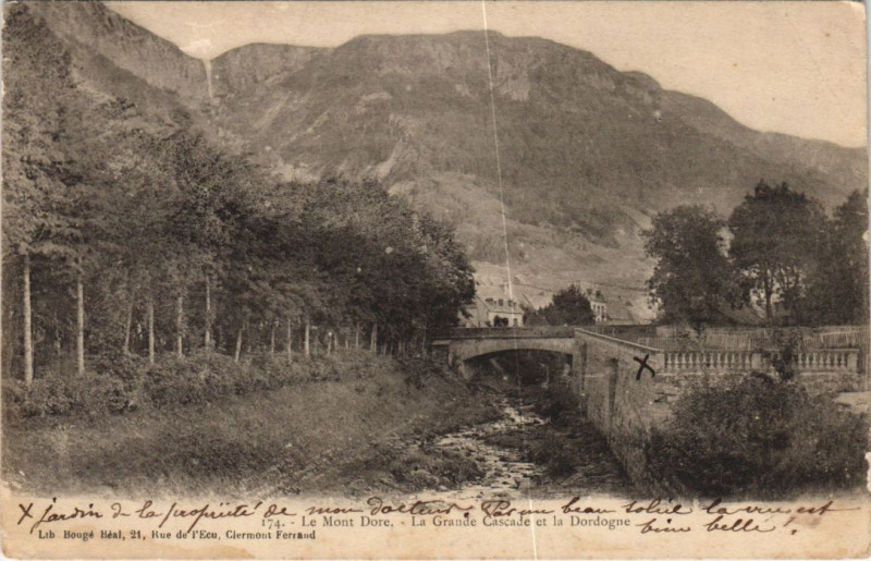 Carte postale ancienne Mont Dore Grande Cascade et laDordogne à Mont-Dore