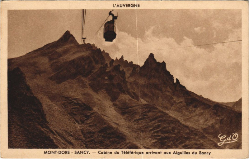 Carte postale ancienne Mont Dore Cabine du Teleferique à Mont-Dore