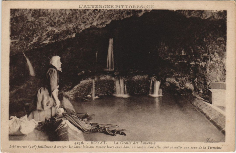 Carte postale ancienne Royat Grotte des Laveuses à Royat