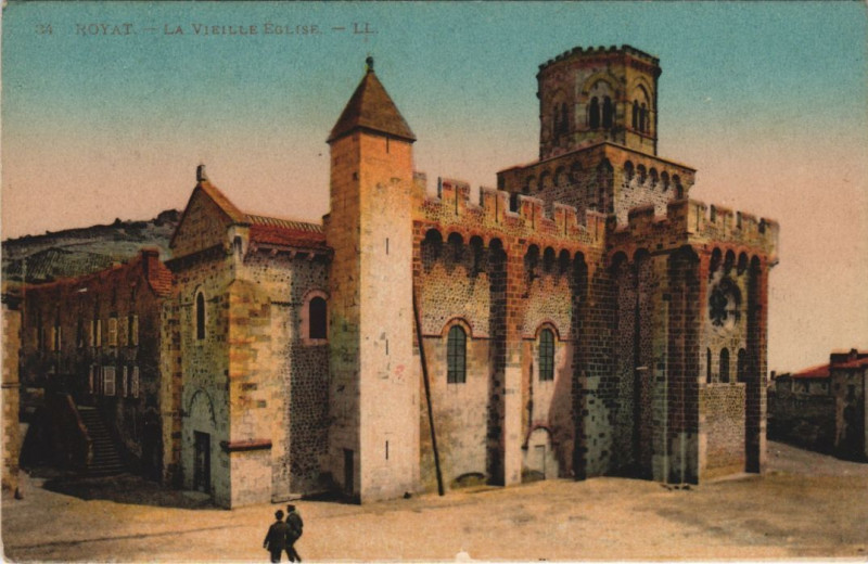 Carte postale ancienne Royat Eglise à Royat