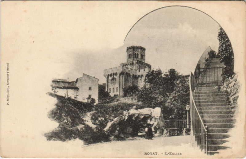 Carte postale ancienne Royat Eglise à Royat